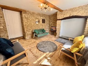 lounge- click for photo gallery